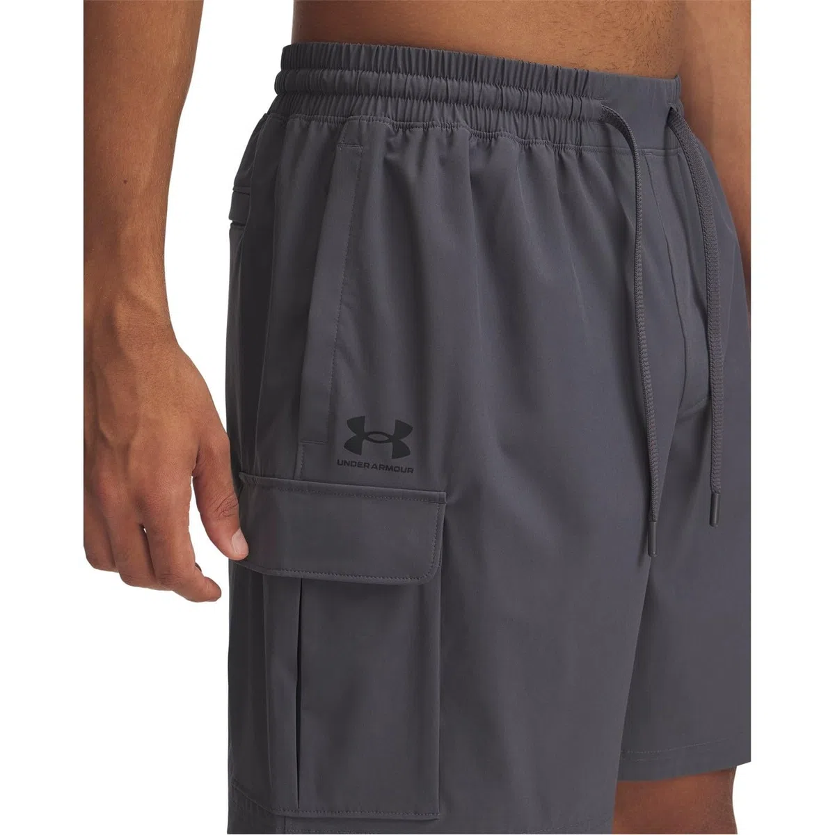 Under Armour UA Vibe Woven Cargo Short 0025 Castlerock Medium, 0025 - Castlerock, M