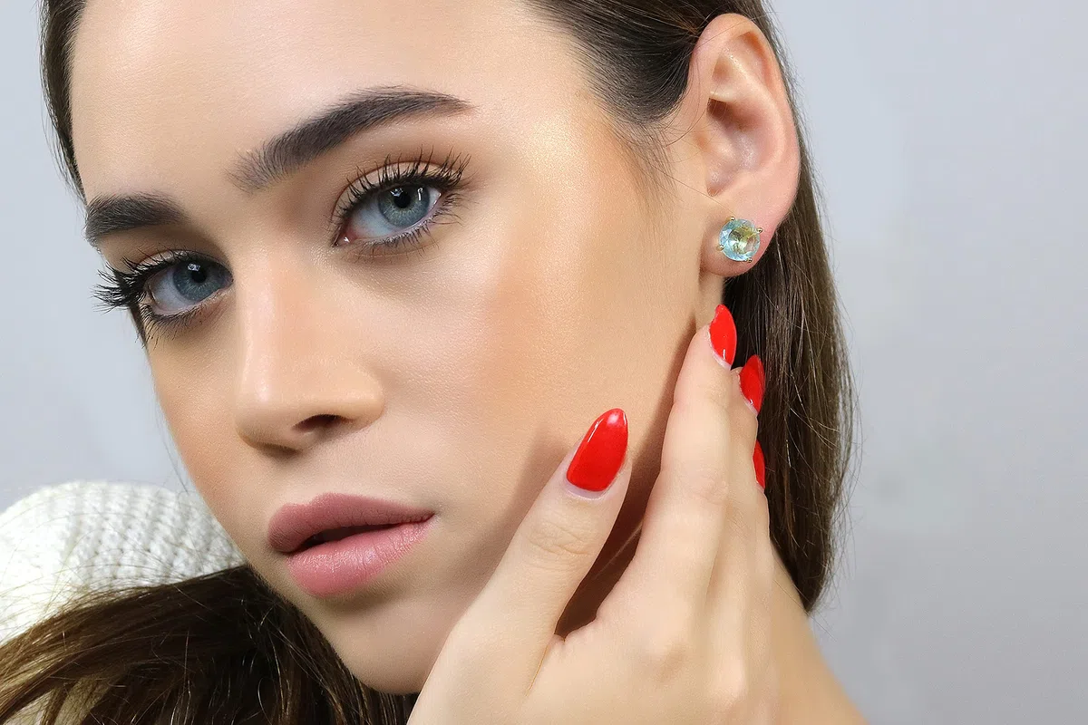 Boucles d'Oreilles Topaze Bleue Anemone - Clou d'Oreille Rond Pierre de Naissance, Mode, Boucles d'Oreilles Pierres Gemmes - Cadeaux pour Femmes - Bijoux Faits à la Main Personnalisables