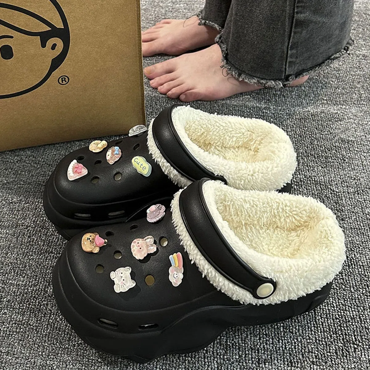 Chaussons Femme Chaussures Ete Hiver Homme Chausson Été Confortable Laine Mamie Pantoufle Tatane Rigolo Enfant Mule Bottes Claquettes Espadrille Femmes Pantoufles Chaudes Chaussettes Antidérapantes