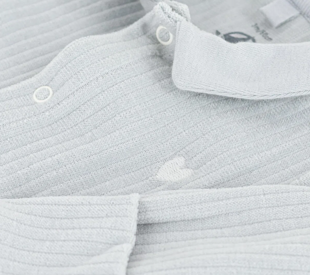 Petit Bateau Pyjama bébé en Velours à col uni