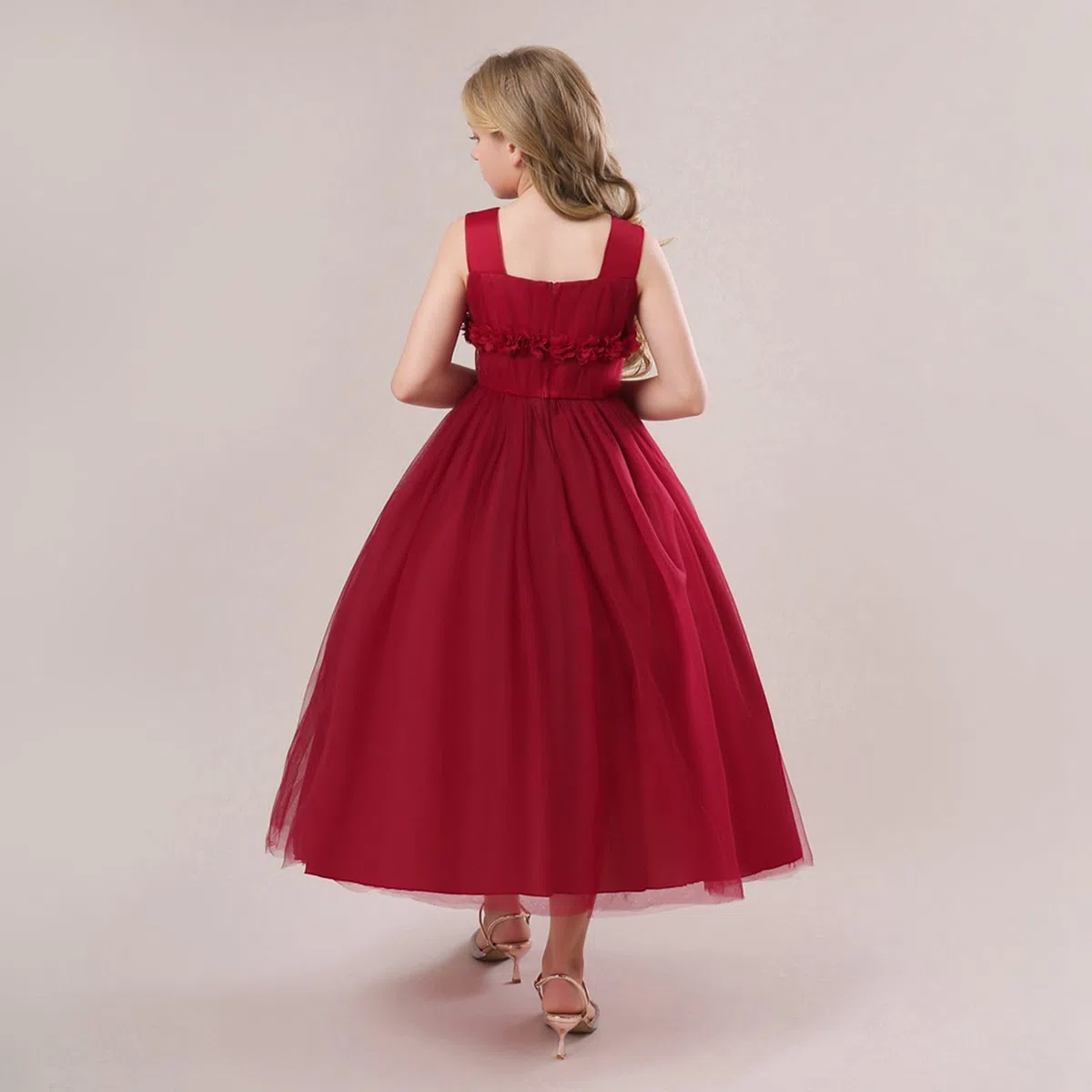 Élégante robe de fête tutu sans manches pour fille avec jupe superposée fluide - Convient aux enfants plus grands.