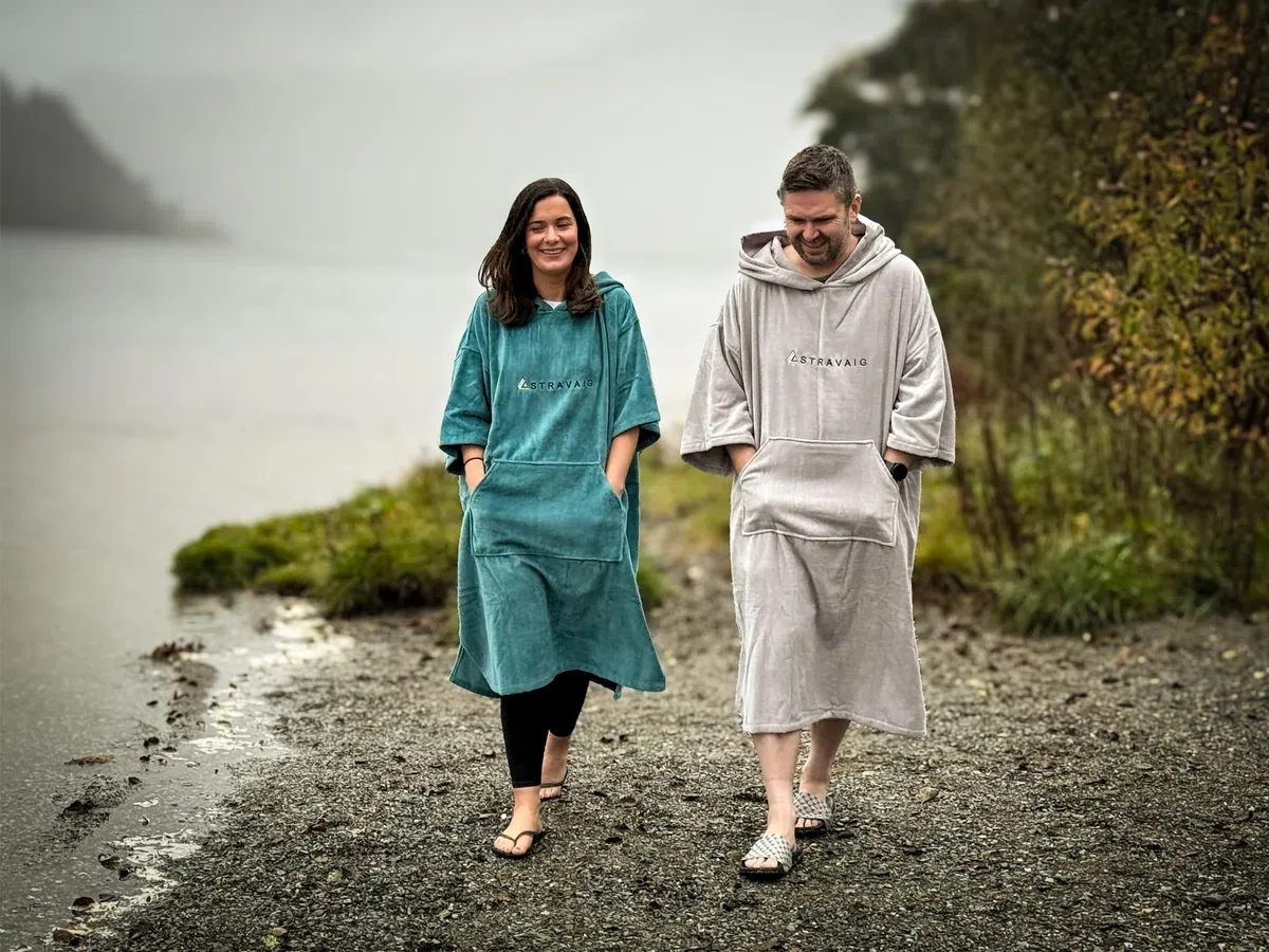 Stravaig Poncho en éponge pour adultes – Peignoir en éponge facile à changer pour la natation, le surf, la natation sauvage, la plage (L-XL)