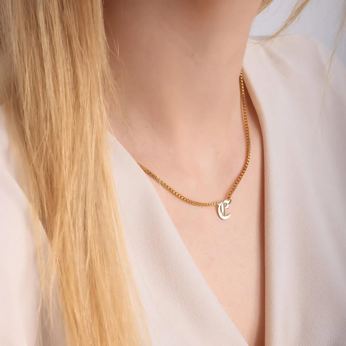 Style gothique ancien collier initiale, personnalisé gothique chaîne Figaro argent breloque bijou