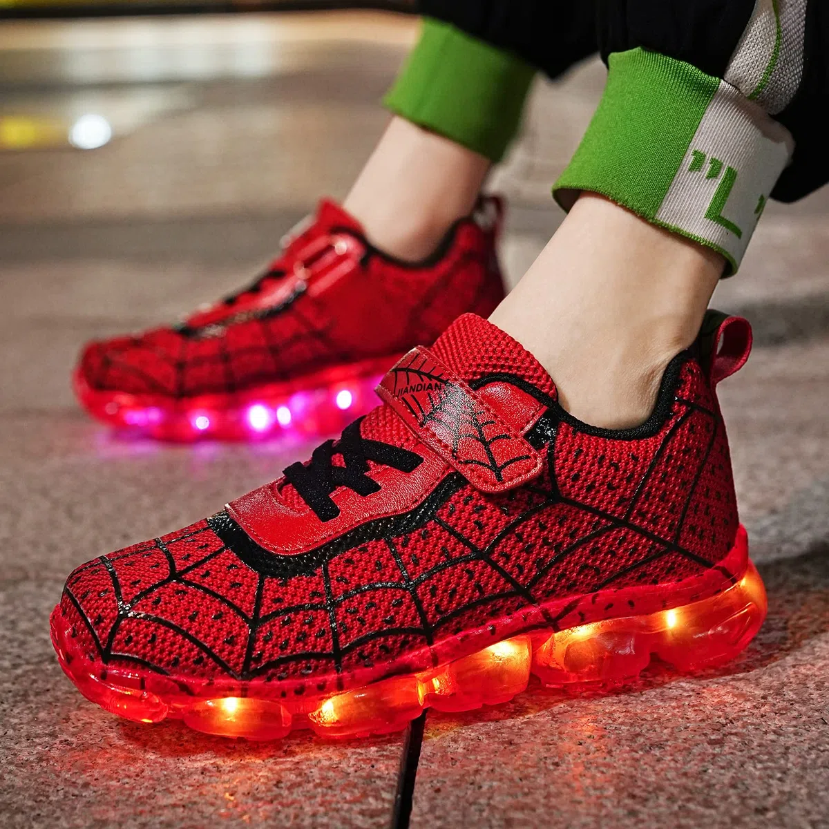 YUNICUS Chaussures de sport LED pour enfants garçons et filles - Chaussures de sport lumineuses
