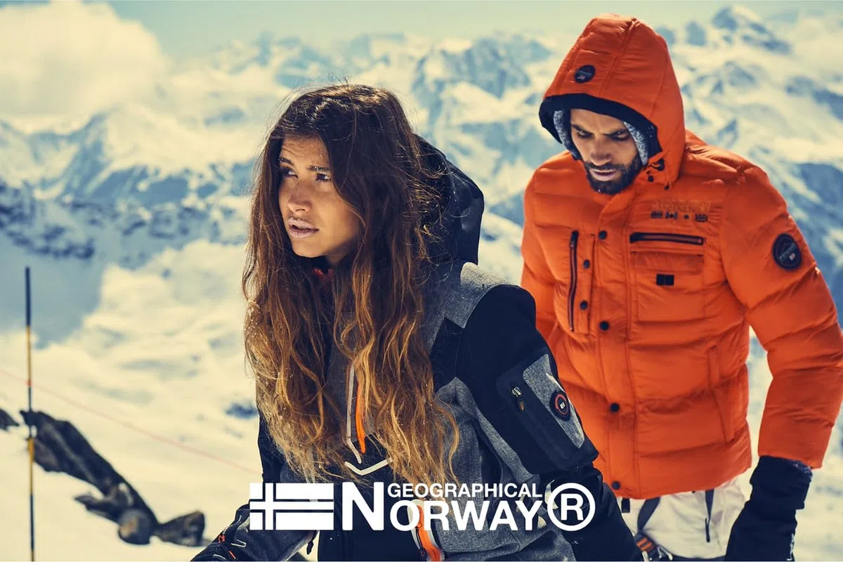 Geographical Norway Tamigoglass Men softshell homme capuche ajustable veste déperlante zippée poches côtés poignets réglables style outdoor mi-saison